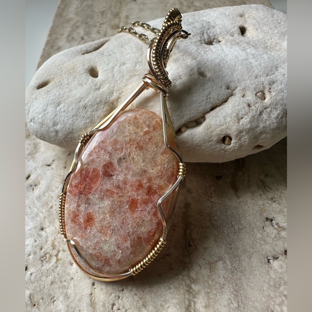 Gold Sunstone Necklace Pendant